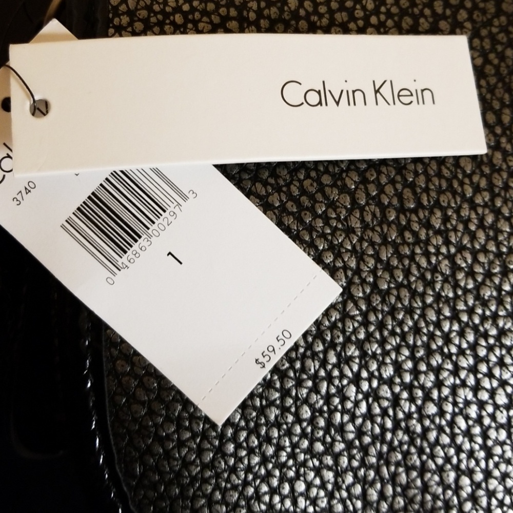 NWT Calvin Klein Silver Handbag. - Picture 6 of 6